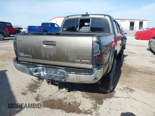 2015 Toyota Tacoma with VIN 5TFLU4ENXFX139145, listed as a IAAI auction lot 41822079 with 146,842 mi miles. Bid and sale history available at carsss.com. Image 4.