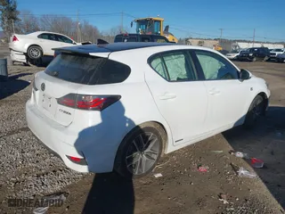 2015 Lexus CT 200h Hybrid with VIN JTHKD5BH0F2240478, listed as a IAAI auction lot 41356444 with 71,118 mi miles. Bid and sale history available at carsss.com. Image 4.