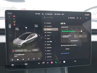 2025 Tesla Model 3 Long Range z VIN 5YJ3E1EA0SF906935, wystawiony jako IAAI lot #41915554 z przebiegiem 1 715 mil mil oraz . Historia ofert i sprzedaży dostępna na DreamBid. Obrazek 17.