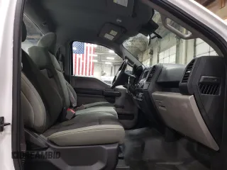 2020 Ford F-150 XL z VIN 1FTMF1EB3LKD22043, wystawiony jako Copart lot #85072684 z przebiegiem Nie podano mil oraz Szkoda całkowita • Salvage title. Historia ofert i sprzedaży dostępna na DreamBid. Obrazek 10.