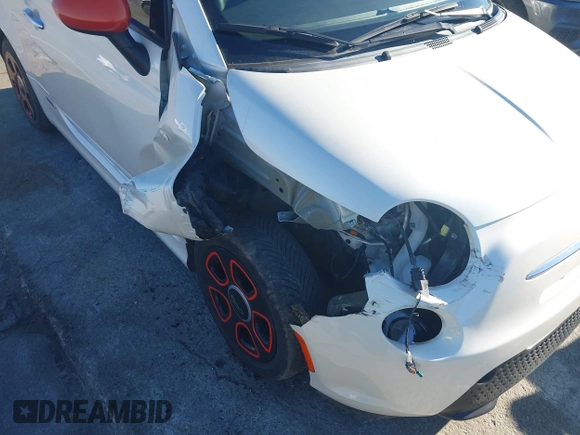 2018 FIAT 500e with VIN 3C3CFFGE9JT377399, listed as a IAAI auction lot 41641125 with 26,157 mi miles. Bid and sale history available at carsss.com. Image 6.