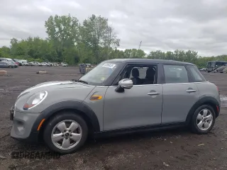 2016 MINI Hardtop 4 Door z VIN WMWXU1C57G2D08992, wystawiony jako Copart lot #58369835 z przebiegiem 121 526 mil mil oraz Szkody całkowita. Historia ofert i sprzedaży dostępna na DreamBid. Obrazek 1.