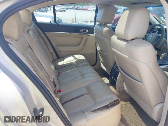 2009 Lincoln MKS with VIN 1LNHM94R39G624203, listed as a IAAI auction lot 42036763 with 177,902 mi miles. Bid and sale history available at carsss.com. Image 8.