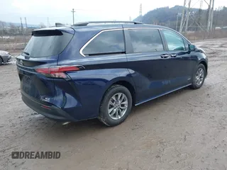 2021 Toyota Sienna XLE with VIN 5TDJSKFC0MS015340, listed as a IAAI auction lot 41683182 with 47,047 mi miles. Bid and sale history available at carsss.com. Image 4.