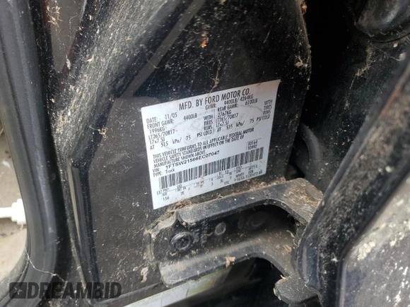 2006 Ford F-250 XL z VIN 1FTSW21566EC07047, wystawiony jako Copart lot #48934655 z przebiegiem 207 693 mil mil oraz Szkoda całkowita • Salvage title. Historia ofert i sprzedaży dostępna na DreamBid. Obrazek 14.