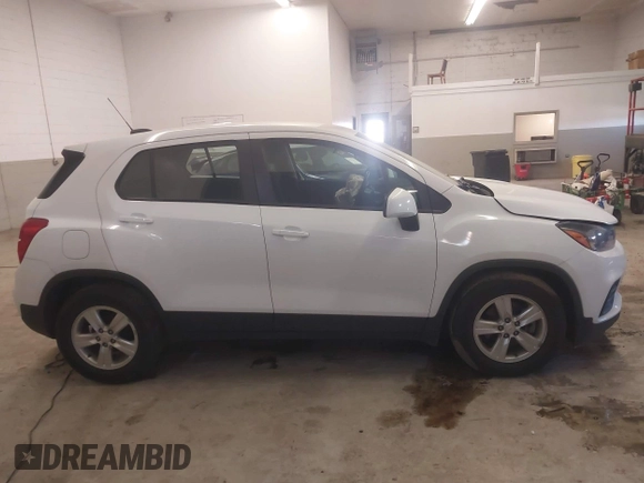 2020 Chevrolet Trax LS with VIN KL7CJKSB2LB093520, listed as a IAAI auction lot 41976707 with 37,933 mi miles and . Bid and sale history available at carsss.com. Image 13.
