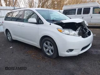 2011 Toyota Sienna LE AAS with VIN 5TDKK3DC4BS019787, listed as a IAAI auction lot 41942378 with 116,714 mi miles. Bid and sale history available at carsss.com. Image 1.