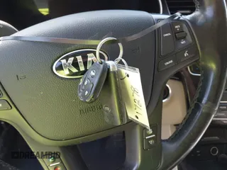 2015 Kia Cadenza Premium z VIN KNALN4D71F5192616, wystawiony jako IAAI lot #41924933 z przebiegiem 196 108 mil mil oraz . Historia ofert i sprzedaży dostępna na DreamBid. Obrazek 11.