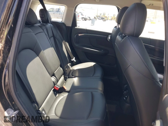 2019 MINI Countryman Cooper S with VIN WMZYT3C51K3E95025, listed as a IAAI auction lot 41358055 with Not Provided miles and . Bid and sale history available at DreamBid. Image 8.