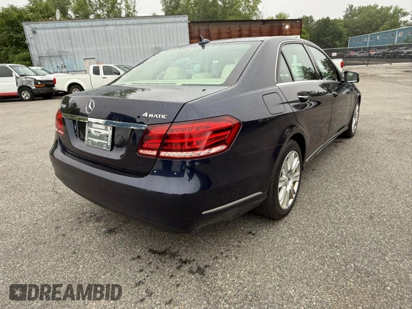 2014 Mercedes-Benz E 350 Luxury with VIN WDDHF8JB3EA885821, listed as a Copart auction lot 60853215 with 163,195 mi miles and Clean title. Bid and sale history available at DreamBid. Image 4.