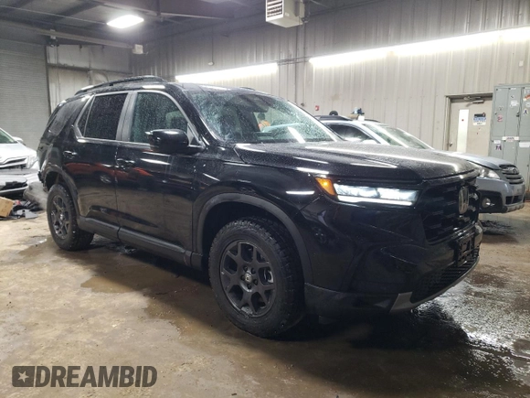 2025 Honda Pilot TrailSport with VIN 5FNYG1H64SB020320, listed as a Copart auction lot 46643125 with 12,517 mi miles and Salvage Title. Bid and sale history available at carsss.com. Image 4.