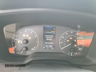 2025 Toyota Corolla Cross LE z VIN 7MUCAAAG6SV124727, wystawiony jako Copart lot #52089315 z przebiegiem 3 565 mil mil oraz Szkoda całkowita • Salvage title. Historia ofert i sprzedaży dostępna na DreamBid. Obrazek 9.