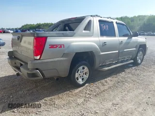 2002 Chevrolet Avalanche with VIN 3GNEK13T52G331996, listed as a IAAI auction lot 42056341 with 283,326 mi miles. Bid and sale history available at carsss.com. Image 4.
