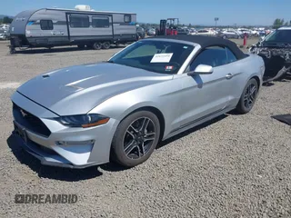 2018 Ford Mustang EcoBoost Premium z VIN 1FATP8UH9J5110286, wystawiony jako IAAI lot #42632454 z przebiegiem 60 355 mil mil oraz . Historia ofert i sprzedaży dostępna na DreamBid. Obrazek 17.