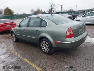 2003 Volkswagen Passat GLS with VIN WVWPD63B33E022262, listed as a IAAI auction lot 41466620 with 249,726 mi miles. Bid and sale history available at carsss.com. Image 3.