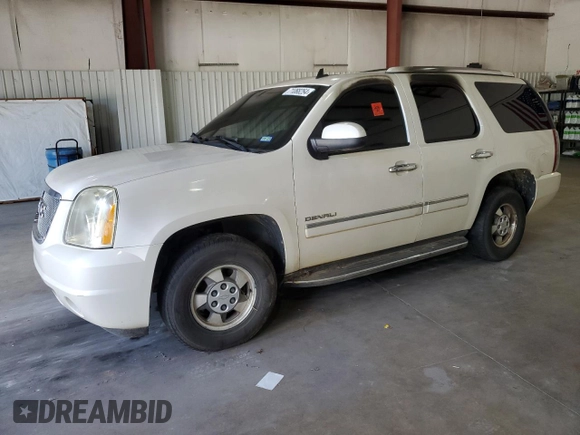 2011 GMC Yukon Denali with VIN 1GKS1EEF5BR398566, listed as a Copart auction lot 71068254 with 0 mi miles and Salvage Title. Bid and sale history available at carsss.com. Image 1.