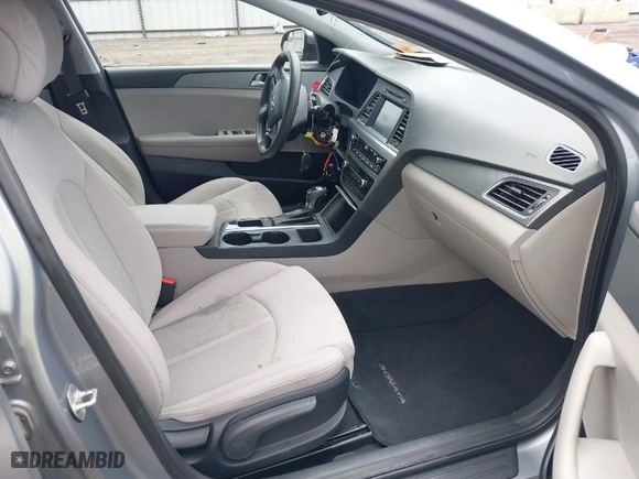 2017 Hyundai Sonata SE with VIN 5NPE24AFXHH564974, listed as a IAAI auction lot 39409674 with 1 mi miles. Bid and sale history available at carsss.com. Image 5.