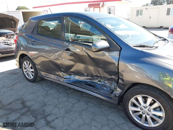 2010 Toyota Matrix with VIN 2T1KU4EE1AC255224, listed as a IAAI auction lot 41856611 with 71,476 mi miles. Bid and sale history available at carsss.com. Image 6.