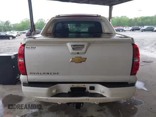2013 Chevrolet Avalanche LTZ with VIN 3GNMCGE03DG296330, listed as a IAAI auction lot 41985209 with 265,798 mi miles and . Bid and sale history available at DreamBid. Image 16.