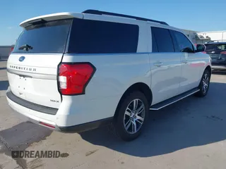2023 Ford Expedition Max XLT z VIN 1FMJK1H82PEA62734, wystawiony jako IAAI lot #42075156 z przebiegiem 23 926 mil mil oraz . Historia ofert i sprzedaży dostępna na DreamBid. Obrazek 4.