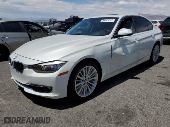 2013 BMW 3 Series 328i z VIN WBA3C1C53DF444720, wystawiony jako Copart lot #54775275 z przebiegiem 71 603 mil mil oraz Szkody całkowita. Historia ofert i sprzedaży dostępna na DreamBid. Obrazek 1.
