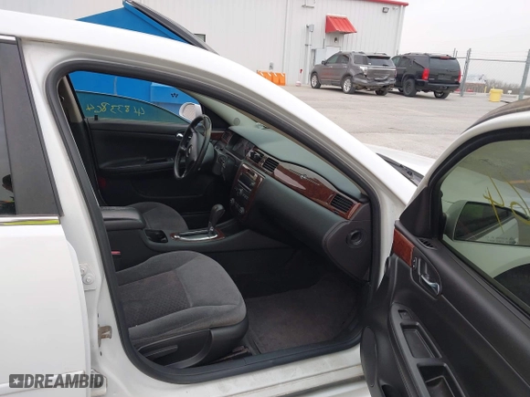 2011 Chevrolet Impala LT Fleet with VIN 2G1WG5EK0B1315801, listed as a IAAI auction lot 41833864 with 205,308 mi miles. Bid and sale history available at carsss.com. Image 5.