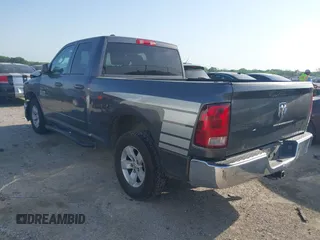 2018 Ram 1500 Express z VIN 1C6RR6FG9JS299201, wystawiony jako IAAI lot #42017973 z przebiegiem 79 732 mil mil oraz . Historia ofert i sprzedaży dostępna na DreamBid. Obrazek 3.