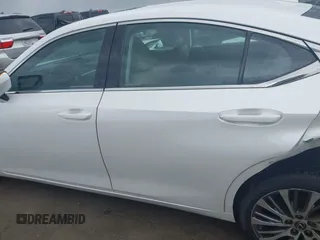 2019 Lexus ES with VIN 58ABZ1B1XKU010853, listed as a IAAI auction lot 42025744 with 42,416 mi miles. Bid and sale history available at carsss.com. Image 14.