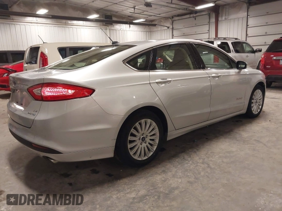 2015 Ford Fusion SE Hybrid with VIN 3FA6P0LU7FR266702, listed as a IAAI auction lot 41390791 with 94,465 mi miles. Bid and sale history available at carsss.com. Image 4.