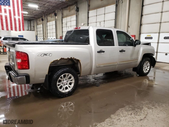 2007 Chevrolet Silverado 1500 LTZ with VIN 2GCEK13M371525637, listed as a Copart auction lot 42299725 with 234,928 mi miles and Salvage Title. Bid and sale history available at carsss.com. Image 3.