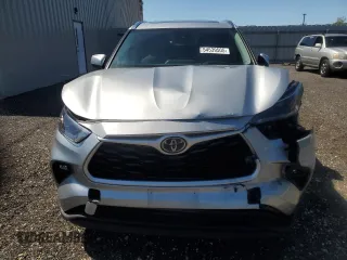 2021 Toyota Highlander XLE with VIN 5TDGZRBH3MS074401, listed as a Copart auction lot 54539505 with 49,325 mi miles and Salvage title. Bid and sale history available at DreamBid. Image 5.