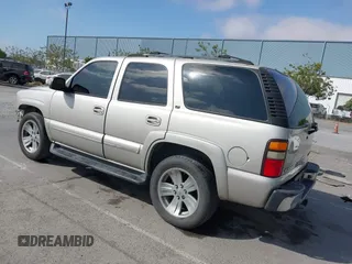 2004 Chevrolet Tahoe LS z VIN 1GNEC13T24R153092, wystawiony jako IAAI lot #42508196 z przebiegiem 175 580 mil mil oraz . Historia ofert i sprzedaży dostępna na DreamBid. Obrazek 3.