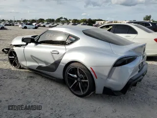 2022 Toyota Supra 3.0 z VIN WZ1DB0C05NW048445, wystawiony jako Copart lot #73665812 z przebiegiem 8850 mil mil oraz . Historia ofert i sprzedaży dostępna na DreamBid. Obrazek 2.