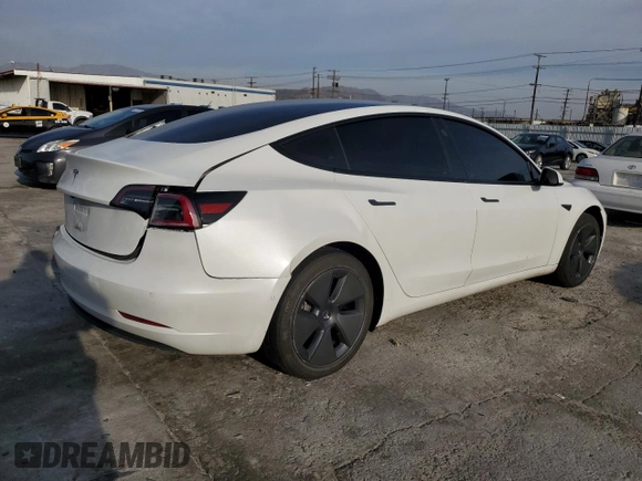 2022 Tesla Model 3 z VIN 5YJ3E1EA5NF360119, wystawiony jako Copart lot #45565655 z przebiegiem 78 088 mil mil oraz Szkoda całkowita • Salvage title. Historia ofert i sprzedaży dostępna na DreamBid. Obrazek 3.