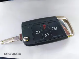 2020 Volkswagen GTI S с VIN 3VW5T7AU0LM007553, выставлен на аукционе IAAI как лот 42253158 с пробегом 69 148 миль миль и . История ставок и продаж доступна на DreamBid. Изображение 11.