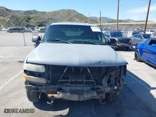 2001 Chevrolet Tahoe LT with VIN 1GNEC13T31R122882, listed as a IAAI auction lot 41999271 with 211,687 mi miles. Bid and sale history available at carsss.com. Image 13.