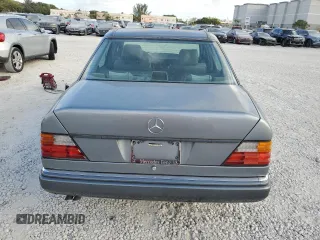 1993 Mercedes-Benz E Class with VIN WDBEA32E0PB963118, listed as a Copart auction lot 45243905 with 154,121 mi miles and Clean Title. Bid and sale history available at carsss.com. Image 6.