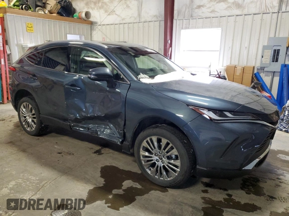 2022 Toyota Venza LE with VIN JTEAAAAH9NJ115463, listed as a Copart auction lot 37533754 with 10,108 mi miles. Bid and sale history available at carsss.com. Image 4.
