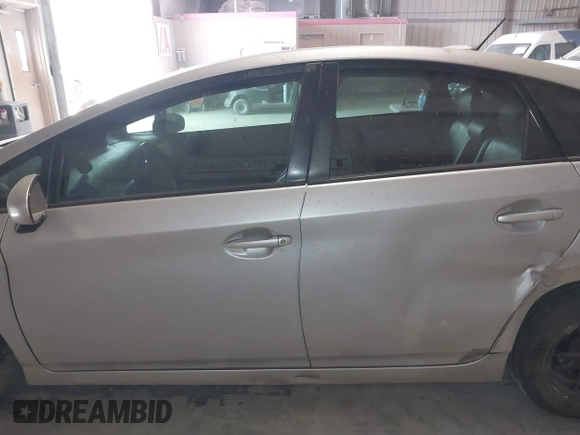 2015 Toyota Prius Four z VIN JTDKN3DU2F1938125, wystawiony jako IAAI lot #41612003 z przebiegiem 282 090 mil mil oraz . Historia ofert i sprzedaży dostępna na DreamBid. Obrazek 15.