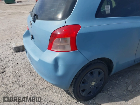 2007 Toyota Yaris z VIN JTDJT923675101502, wystawiony jako IAAI lot #42094488 z przebiegiem 127 971 mil mil oraz . Historia ofert i sprzedaży dostępna na DreamBid. Obrazek 17.