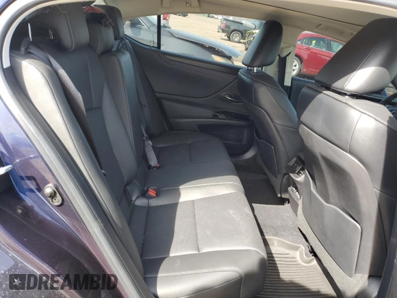 2022 Lexus ES 350 z VIN 58ADZ1B17NU126248, wystawiony jako Copart lot #48802365 z przebiegiem 24 910 mil mil oraz Szkoda całkowita • Salvage title. Historia ofert i sprzedaży dostępna na DreamBid. Obrazek 10.