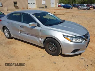 2016 Nissan Altima S z VIN 1N4AL3AP9GN379897, wystawiony jako IAAI lot #42033212 z przebiegiem 135 859 mil mil oraz . Historia ofert i sprzedaży dostępna na DreamBid. Obrazek 1.