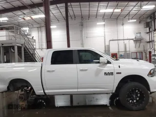 2017 Ram 1500 Night z VIN 1C6RR7MT8HS837693, wystawiony jako IAAI lot #42157251 z przebiegiem 71 829 mil mil oraz . Historia ofert i sprzedaży dostępna na DreamBid. Obrazek 14.