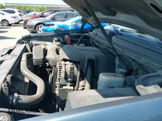 2008 Chevrolet Suburban LTZ z VIN 3GNFK16368G133548, wystawiony jako IAAI lot #42639899 z przebiegiem 306 327 mil mil oraz . Historia ofert i sprzedaży dostępna na DreamBid. Obrazek 19.