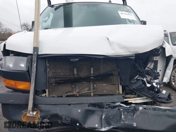2019 GMC Savana Cargo z VIN 1GTW7AFG9K1154896, wystawiony jako IAAI lot #41761872 z przebiegiem 183 541 mil mil oraz . Historia ofert i sprzedaży dostępna na DreamBid. Obrazek 6.