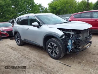 2021 Nissan Rogue SV z VIN 5N1AT3BBXMC799877, wystawiony jako IAAI lot #42367569 z przebiegiem 99 290 mil mil oraz . Historia ofert i sprzedaży dostępna na DreamBid. Obrazek 1.