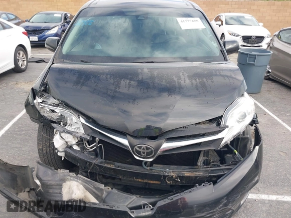 2018 Toyota Sienna LE Auto Access Seat с VIN 5TDKZ3DC4JS958786, выставлен на аукционе IAAI как лот 41777680 с пробегом 104 694 миль миль и . История ставок и продаж доступна на DreamBid. Изображение 12.