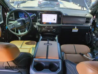 2024 Ford F-250 XL z VIN 1FT8W2BM1REE33484, wystawiony jako Copart lot #53136145 z przebiegiem 8734 mil mil oraz Szkody całkowita. Historia ofert i sprzedaży dostępna na DreamBid. Obrazek 8.