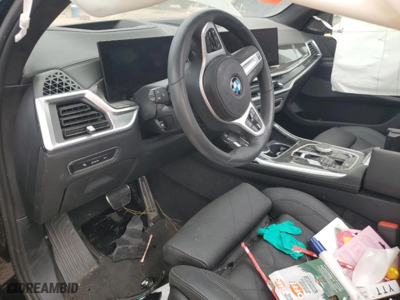 2025 BMW X7 xDrive40i with VIN 5UX23EM0XS9W34615, listed as a Copart auction lot 49851755 with 0 mi miles and Salvage Title. Bid and sale history available at carsss.com. Image 8.