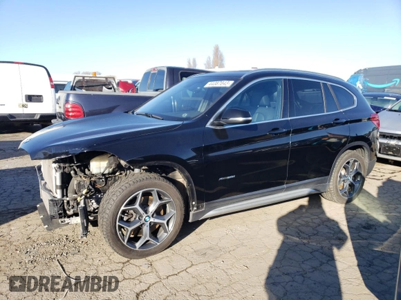 2018 BMW X1 xDrive28i with VIN WBXHT3C38J5K24660, listed as a Copart auction lot 44387043 with 59,786 mi miles. Bid and sale history available at carsss.com. Image 1.